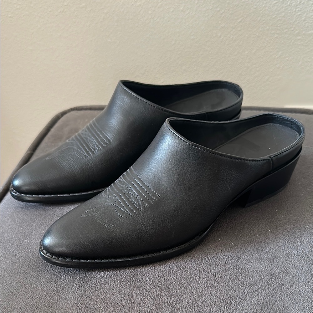 Tecovas Sophie - women’s leather mules in black, size 8